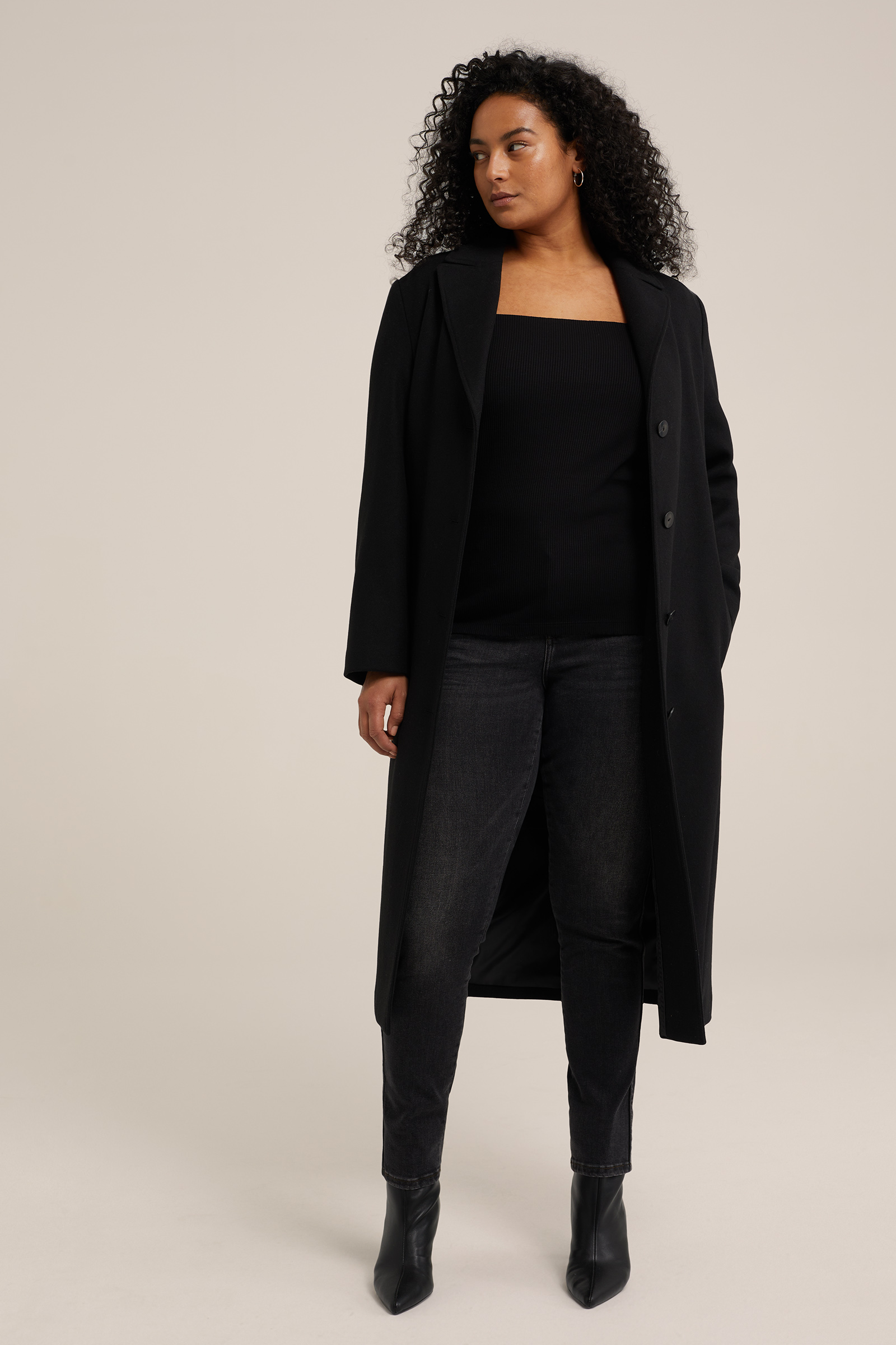 Vivi Jas – Oversized ontwerp van zachte wolmix met bijpassende sjaal