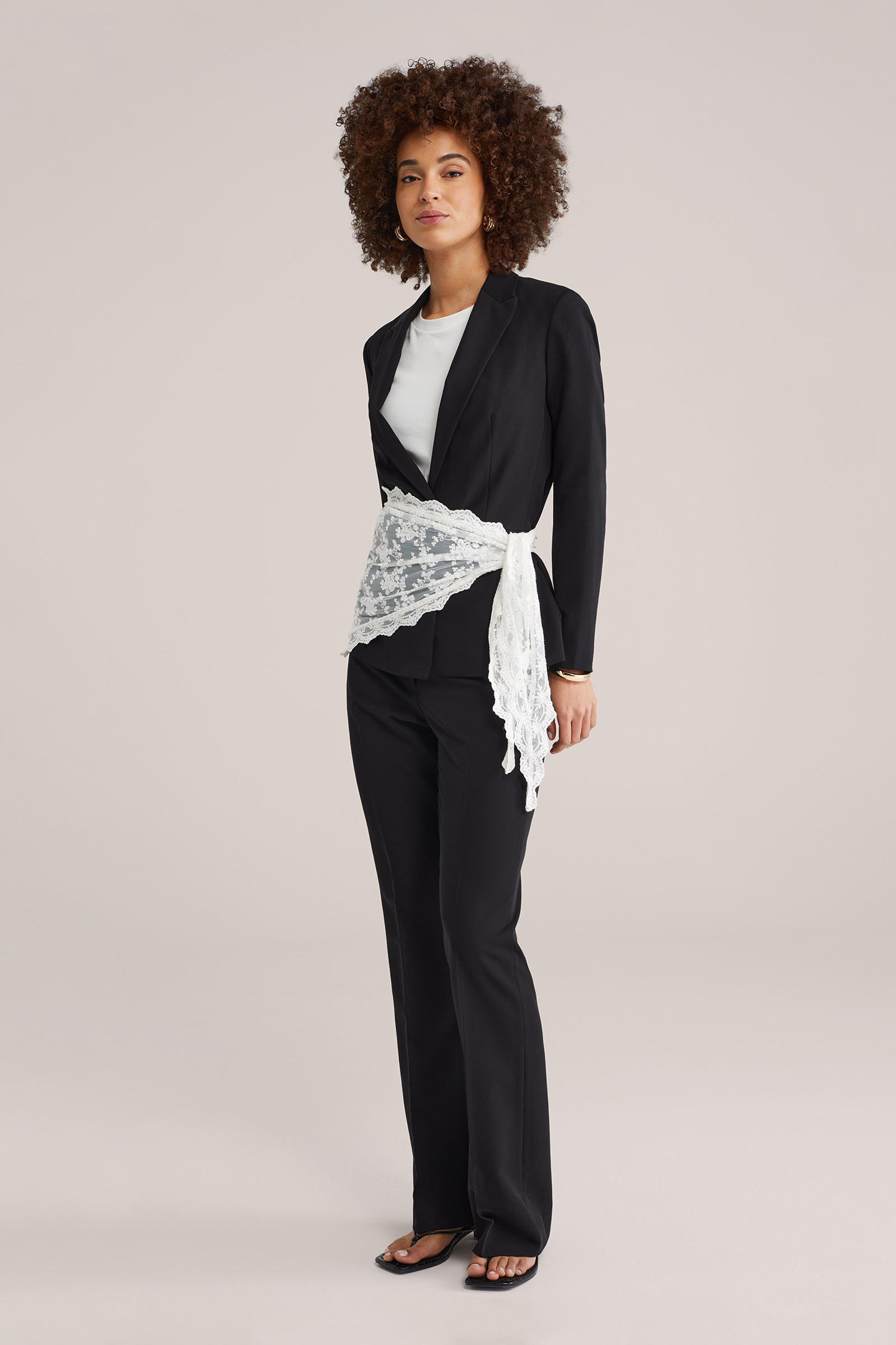 Damenhose mit hoher Taille und weitem Bein
