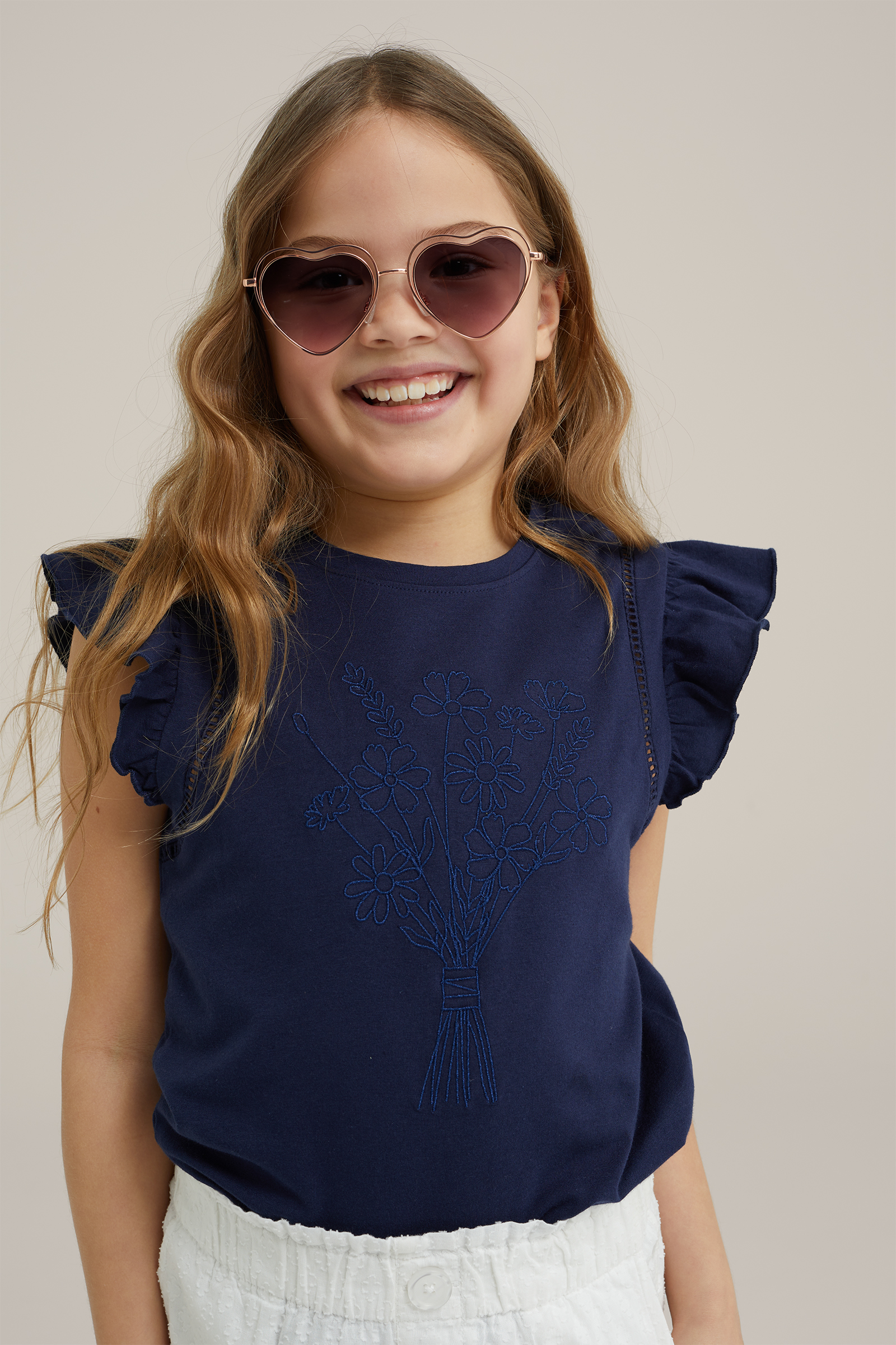 Modieus, lief en schattig T-shirt met hartjesprint over de hele stof